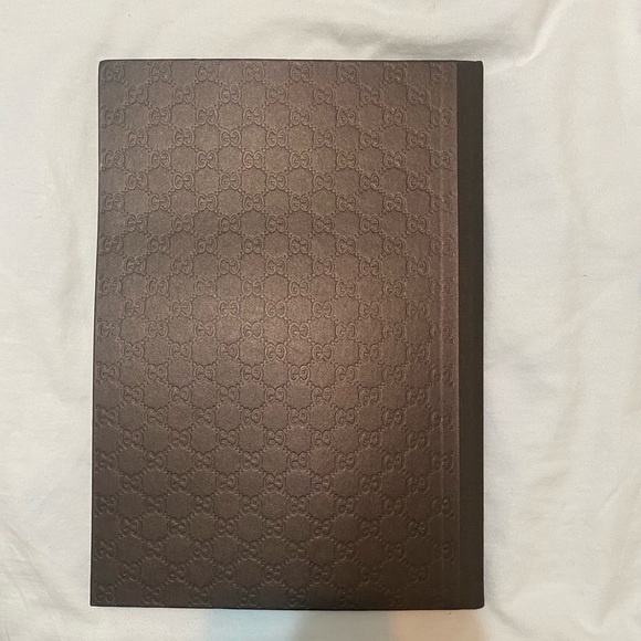 Gucci coffee table book - Picture 2 of 3